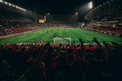 NBA湖人新星爆发，球迷炸锅热议